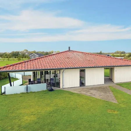 Beach Front Home In Sydals With Wifi Feriehus *